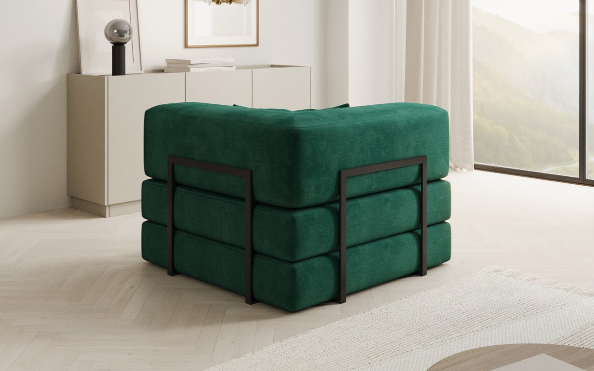 Projektowany fotel Lazy w aksamitnej tapicerce