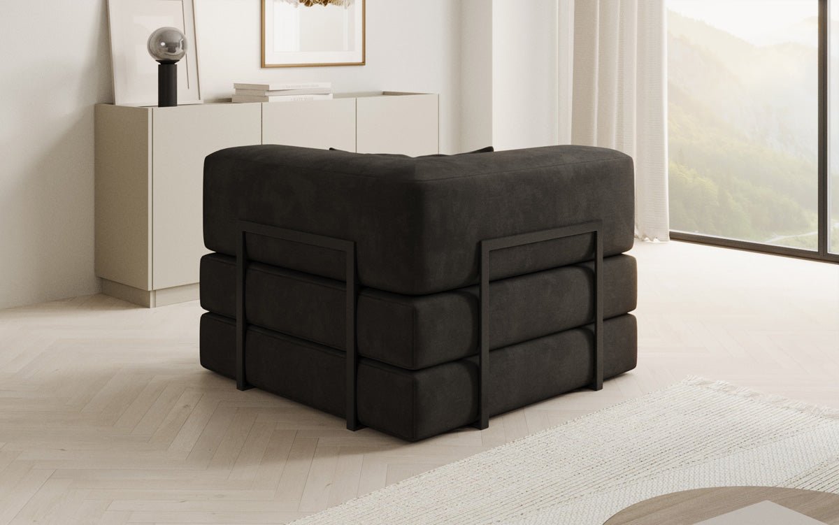Projektowany fotel Lazy w aksamitnej tapicerce