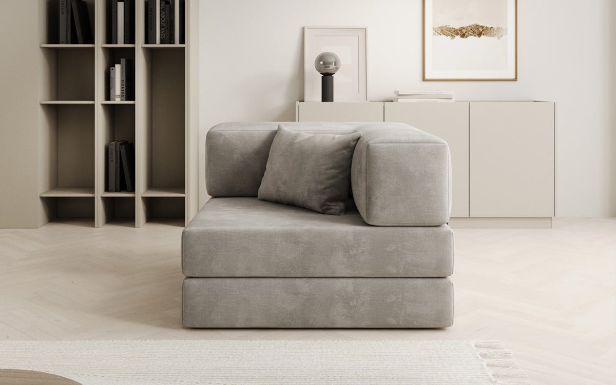 Projektowany fotel Lazy w aksamitnej tapicerce