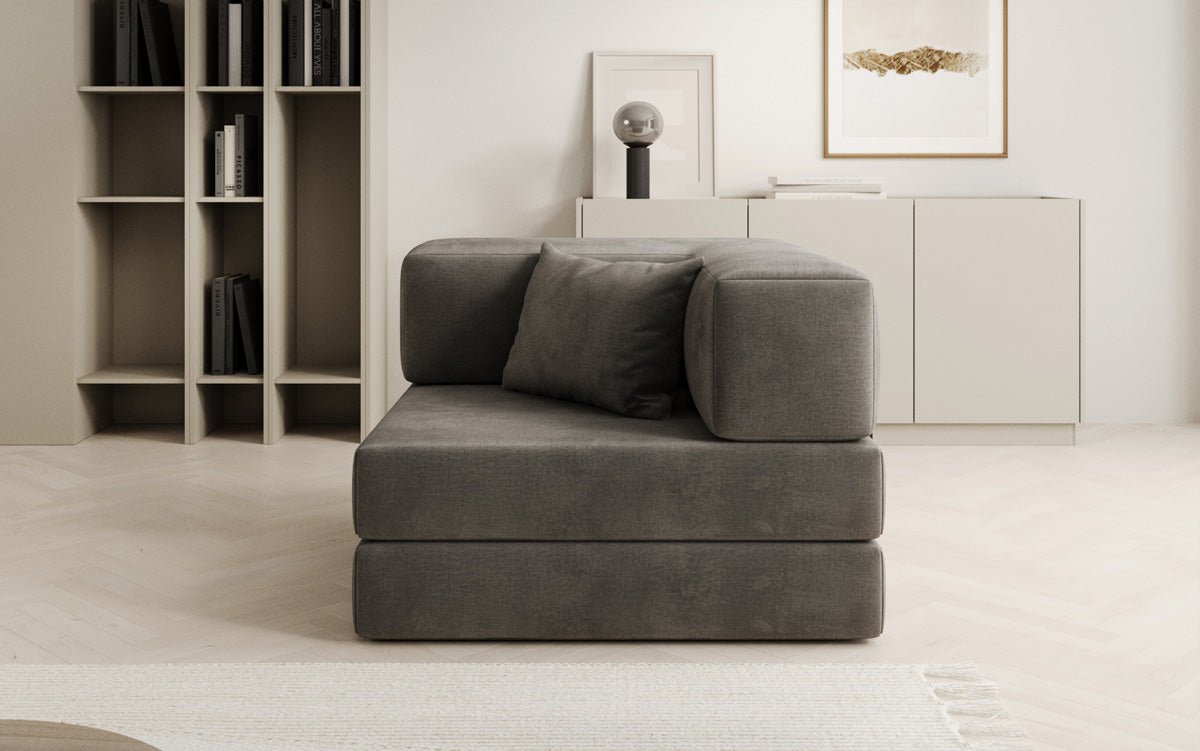 Projektowany fotel Lazy w aksamitnej tapicerce