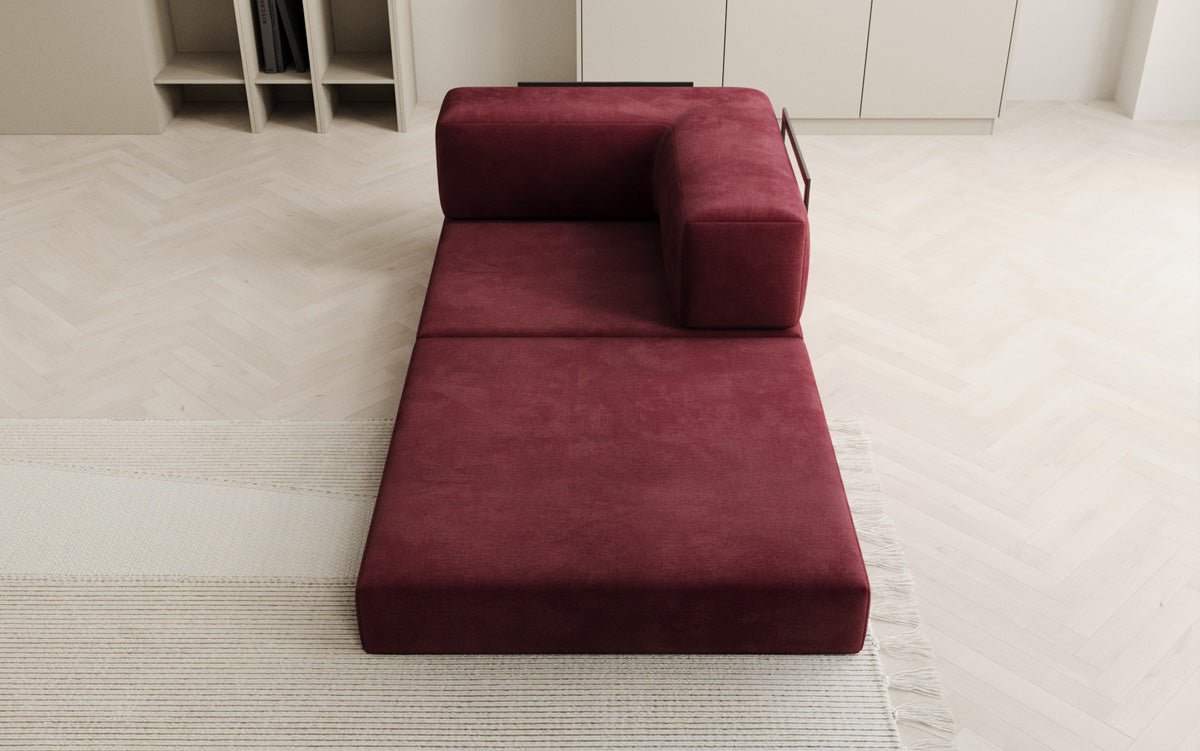Projektowany fotel Lazy w aksamitnej tapicerce