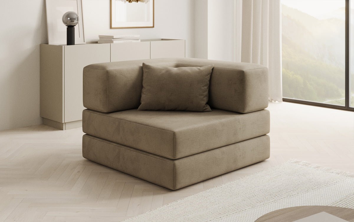 Projektowany fotel Lazy w aksamitnej tapicerce