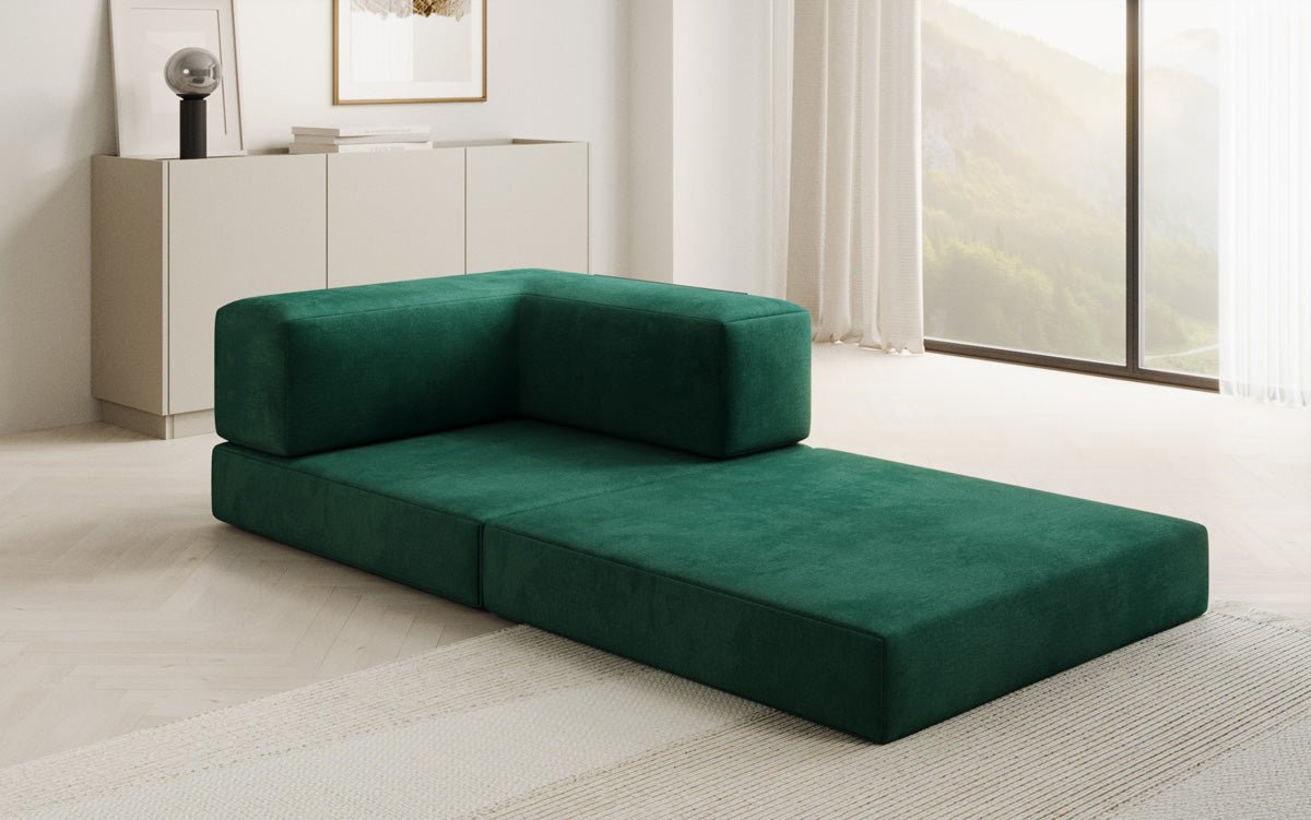 Projektowany fotel Lazy w aksamitnej tapicerce