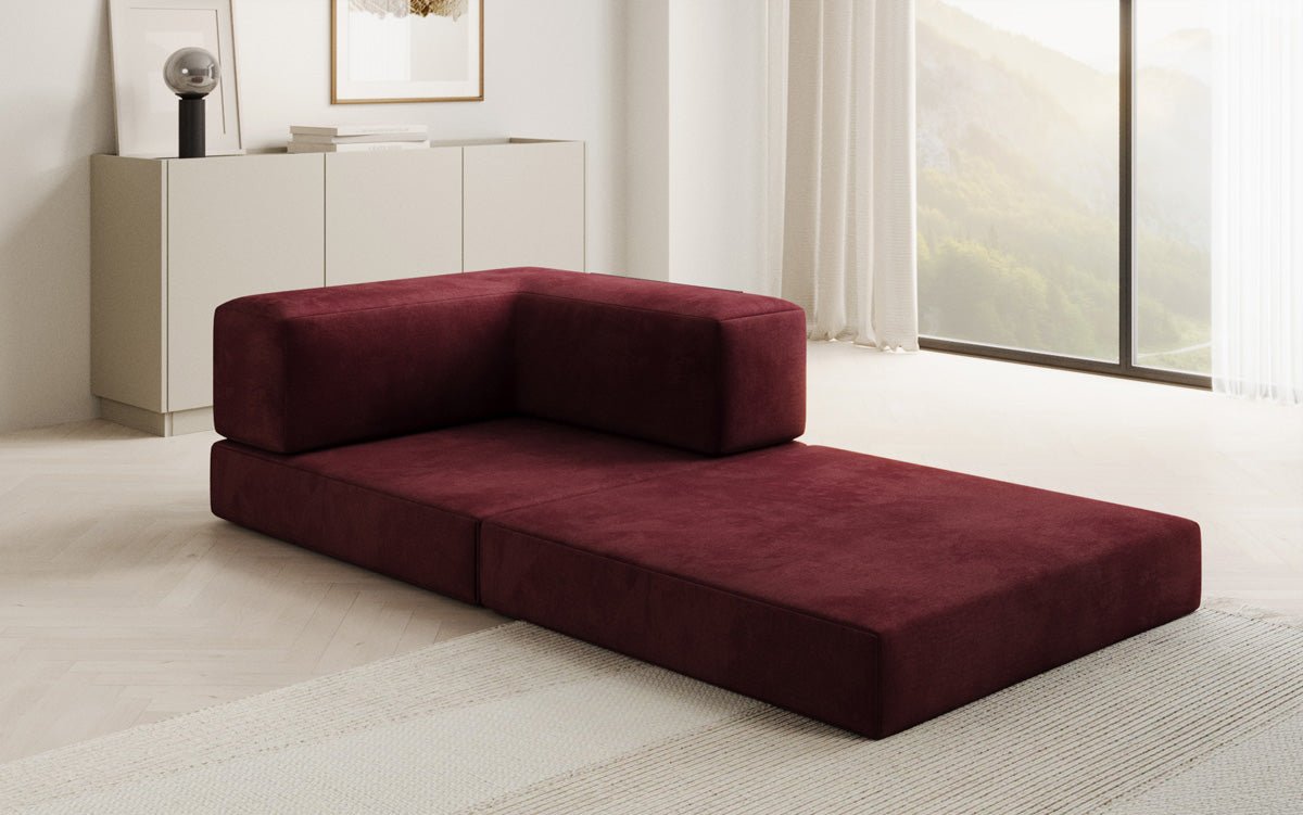 Projektowany fotel Lazy w aksamitnej tapicerce