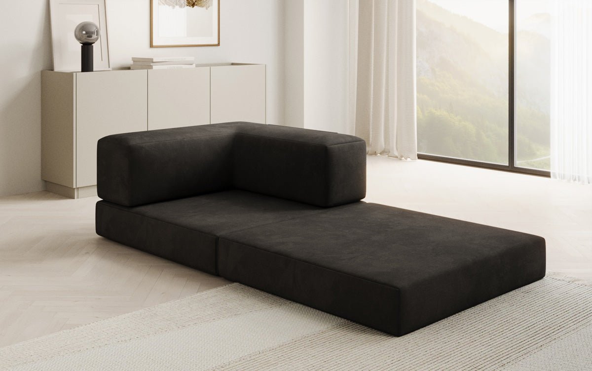 Projektowany fotel Lazy w aksamitnej tapicerce